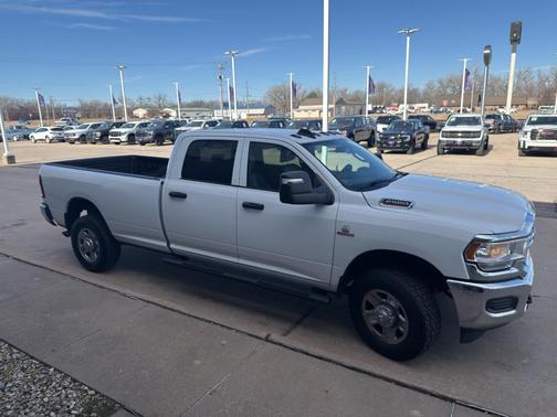 2023 RAM 2500 Tradesman Crew Cab 4x4 8' Box