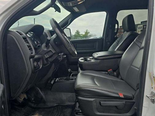 2023 RAM 2500 Tradesman Crew Cab 4x4 8' Box