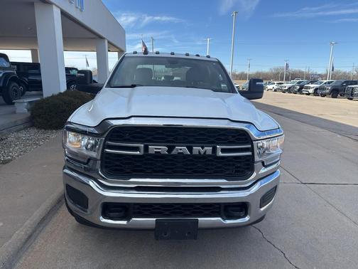 2023 RAM 2500 Tradesman Crew Cab 4x4 8' Box