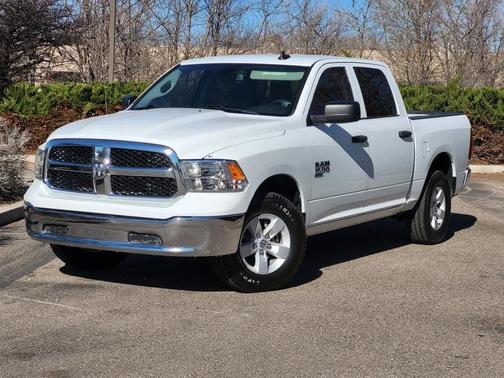Bright White Clearcoat 2023 RAM 1500 Classic SLT