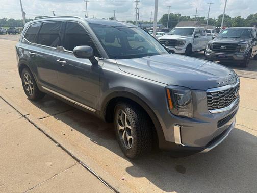 Everlasting Silver 2020 Kia Telluride EX