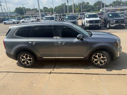 Everlasting Silver 2020 Kia Telluride EX