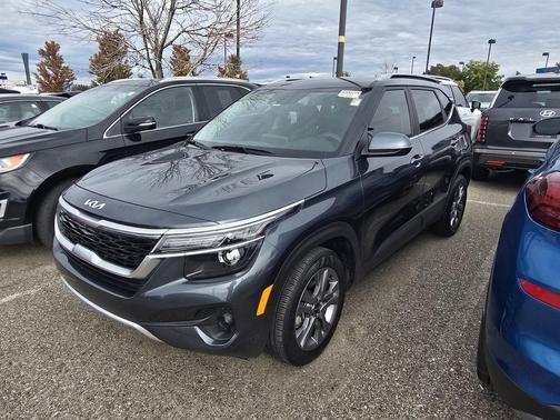 Gravity Gray 2023 Kia Seltos S