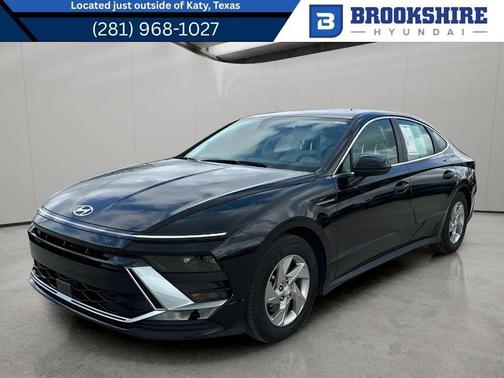 Abyss Black 2025 Hyundai SONATA SE