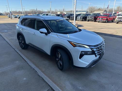 2024 Nissan Rogue SL