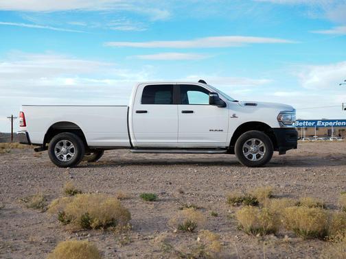 2024 RAM 3500 Big Horn Crew Cab 4x4 8' Box