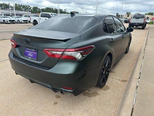 Wind Chill Pearl/Midnight Black Metallic 2022 Toyota Camry XSE