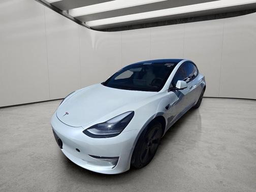 Pearl White Multi-Coat 2022 Tesla Model 3 Long Range