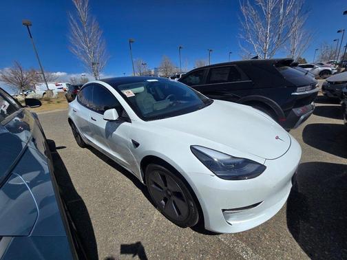 Pearl White Multi-Coat 2022 Tesla Model 3 Long Range