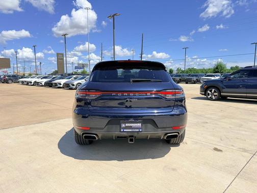 Blue 2019 Porsche Macan Macan