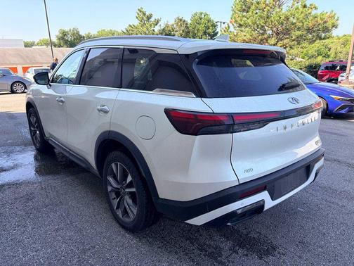Majestic White 2024 INFINITI QX60 Luxe