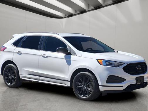 OXFORD WHITE 2022 Ford Edge SE