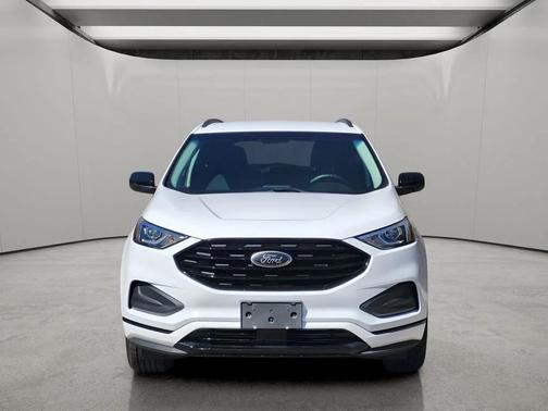 OXFORD WHITE 2022 Ford Edge SE