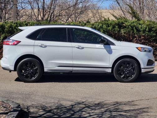 OXFORD WHITE 2022 Ford Edge SE