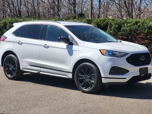 OXFORD WHITE 2022 Ford Edge SE