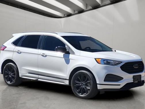 OXFORD WHITE 2022 Ford Edge SE