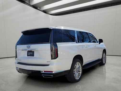 Crystal White Tricoat 2025 Cadillac Escalade ESV Premium Luxury