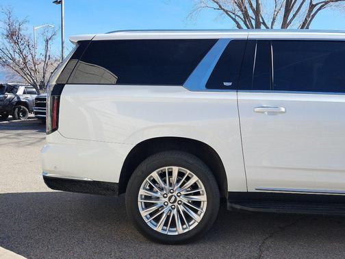 2025 Cadillac Escalade ESV Premium Luxury
