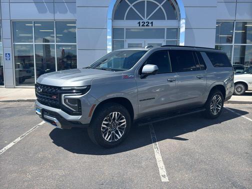 Sterling Gray Metallic 2025 Chevrolet Suburban 4WD Z71