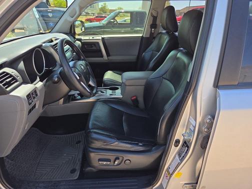 Classic Silver Metallic 2013 Toyota 4Runner SR5