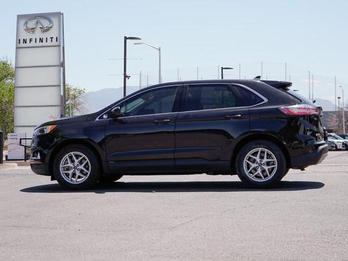 AGATE BLACK METALLIC 2022 Ford Edge SEL