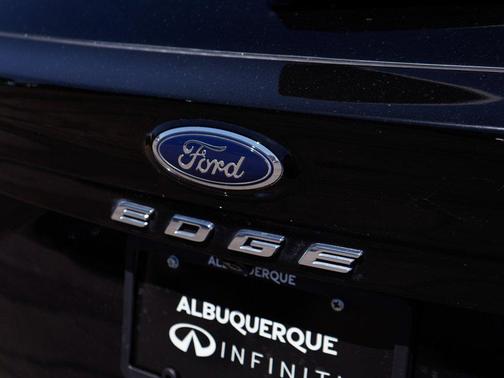 AGATE BLACK METALLIC 2022 Ford Edge SEL