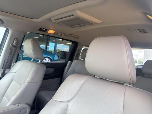 Crystal Black Pearl 2016 Honda Odyssey EX-L