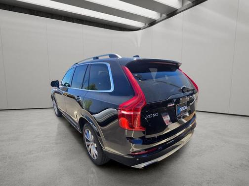 Black 2016 Volvo XC90 T6 Momentum