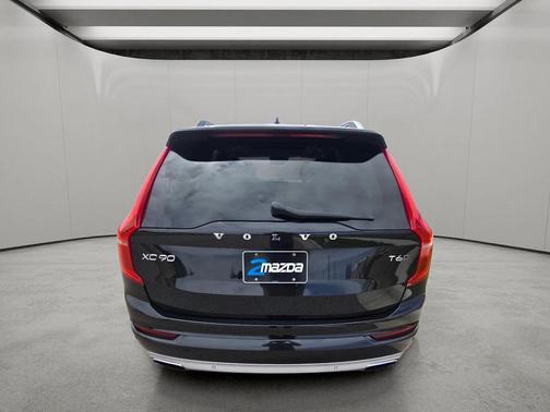 Black 2016 Volvo XC90 T6 Momentum