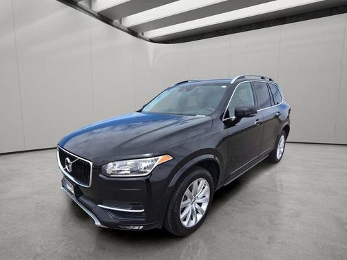 Black 2016 Volvo XC90 T6 Momentum