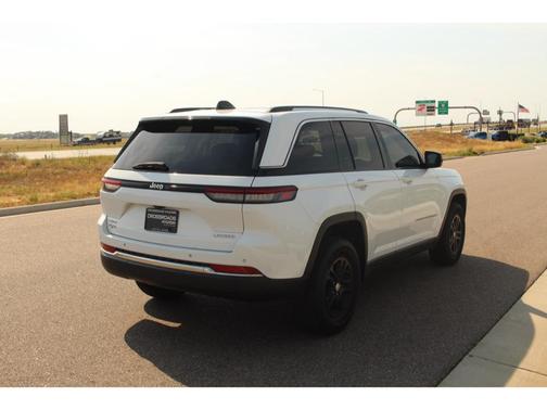 2022 Jeep Grand Cherokee Laredo