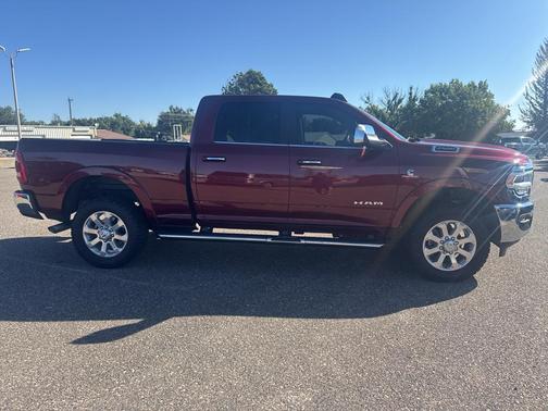 2022 RAM 2500 Laramie Crew Cab 4x4 6'4' Box