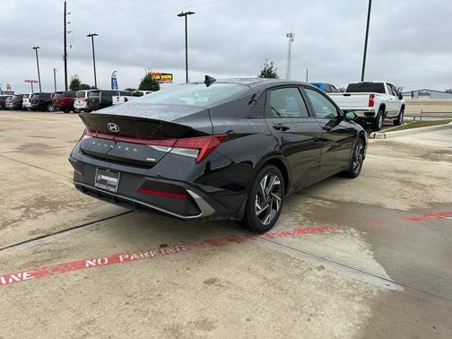 2025 Hyundai ELANTRA HEV SEL Sport