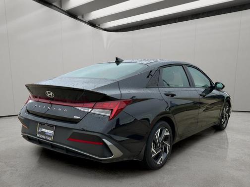 2025 Hyundai ELANTRA HEV SEL Sport