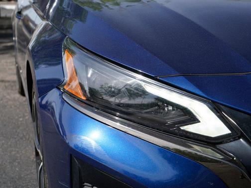 Deep Blue Pearl 2024 Nissan Altima SR FWD