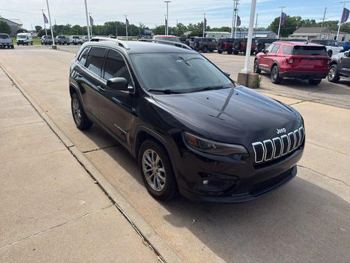 Diamond Black Crystal Pearlcoat 2019 Jeep Cherokee Latitude Plus