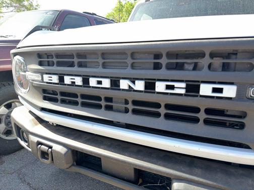 OXFORD WHITE 2024 Ford Bronco Black Diamond