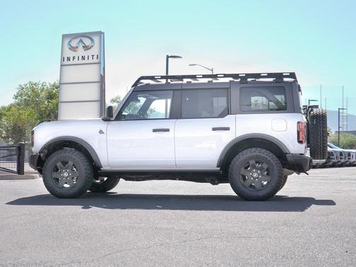 OXFORD WHITE 2024 Ford Bronco Black Diamond