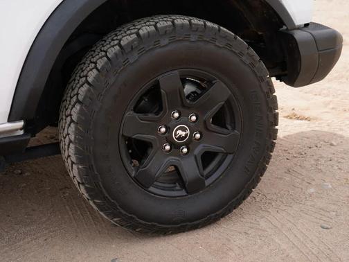 OXFORD WHITE 2024 Ford Bronco Black Diamond