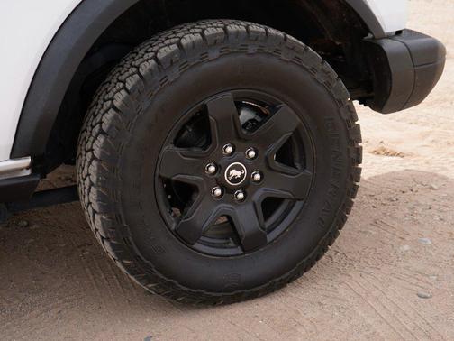 OXFORD WHITE 2024 Ford Bronco Black Diamond