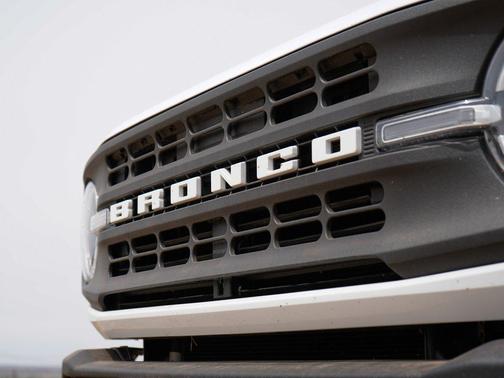 OXFORD WHITE 2024 Ford Bronco Black Diamond