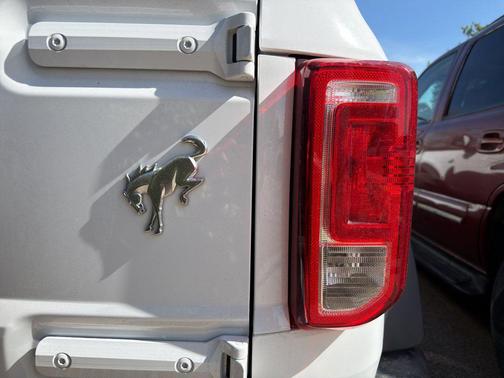 OXFORD WHITE 2024 Ford Bronco Black Diamond