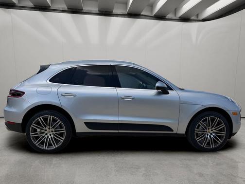 Rhodium Silver Metallic 2018 Porsche Macan Macan