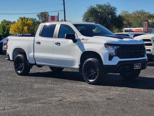 Summit White 2025 Chevrolet Silverado 1500 Custom Trail Boss