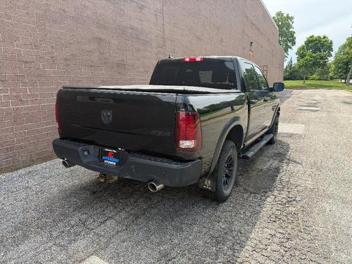 Diamond Black Crystal Pearl 2021 RAM 1500 Classic SLT