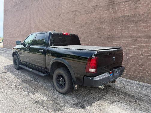 Diamond Black Crystal Pearl 2021 RAM 1500 Classic SLT