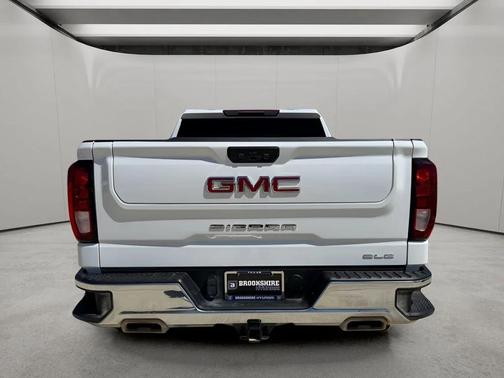 Summit White 2024 GMC Sierra 1500 SLE