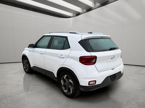 Lunar White 2023 Hyundai VENUE SEL