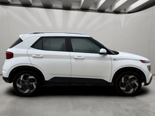Lunar White 2023 Hyundai VENUE SEL