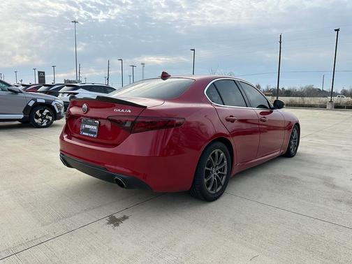 2020 Alfa Romeo Giulia Base